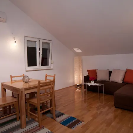 Apartment Joseph's By The Sea *