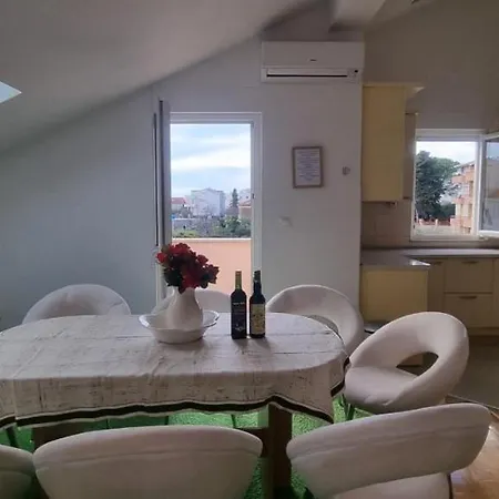 Apartment Joseph's By The Sea Kastela